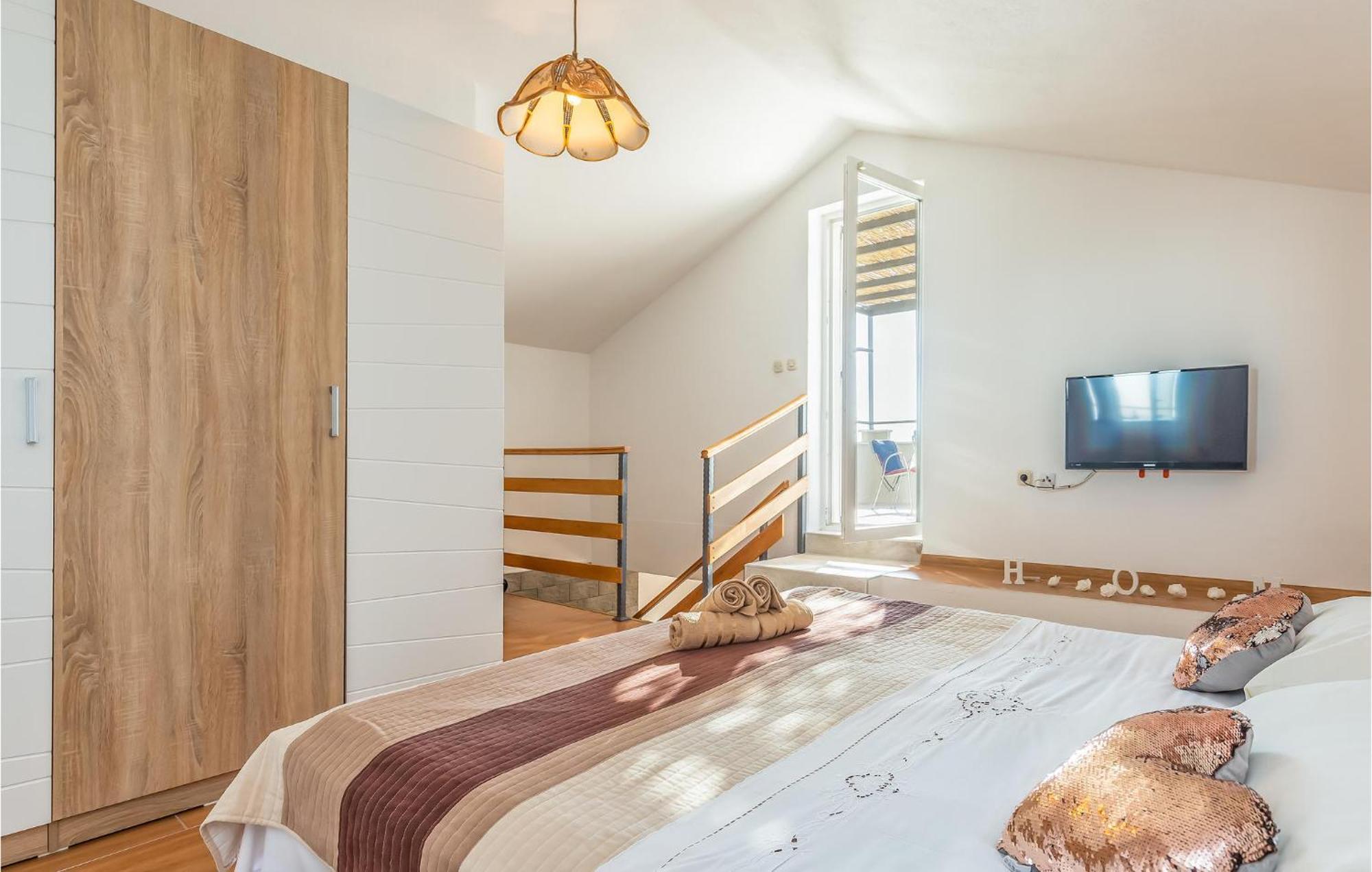Lovely Home In Makarska With Wifi Kültér fotó